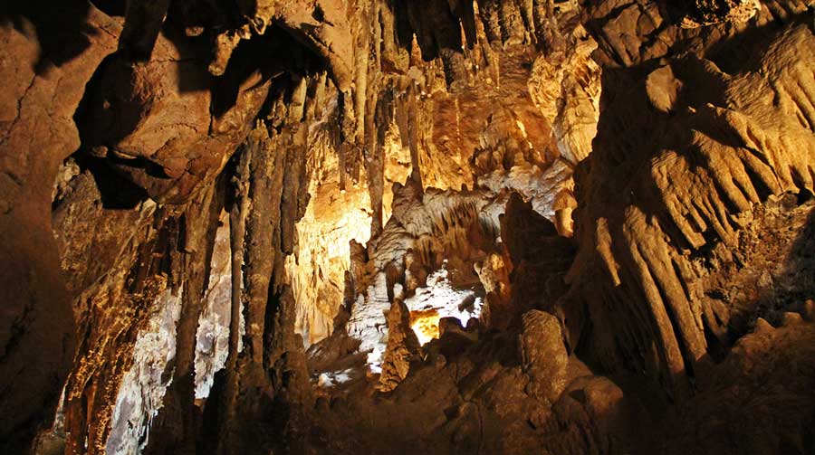 Vista interior del Colossal Cave Mountain Park en Tucson