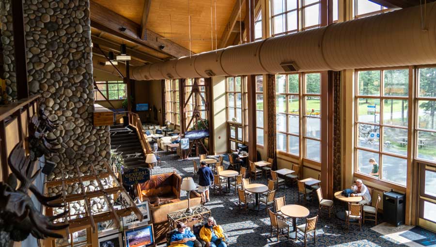 Vista desde el interior del McKinley Princess Wilderness Lodge